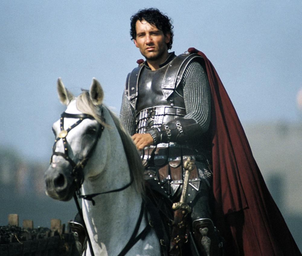 Clive Owen in King Arthur (2004)