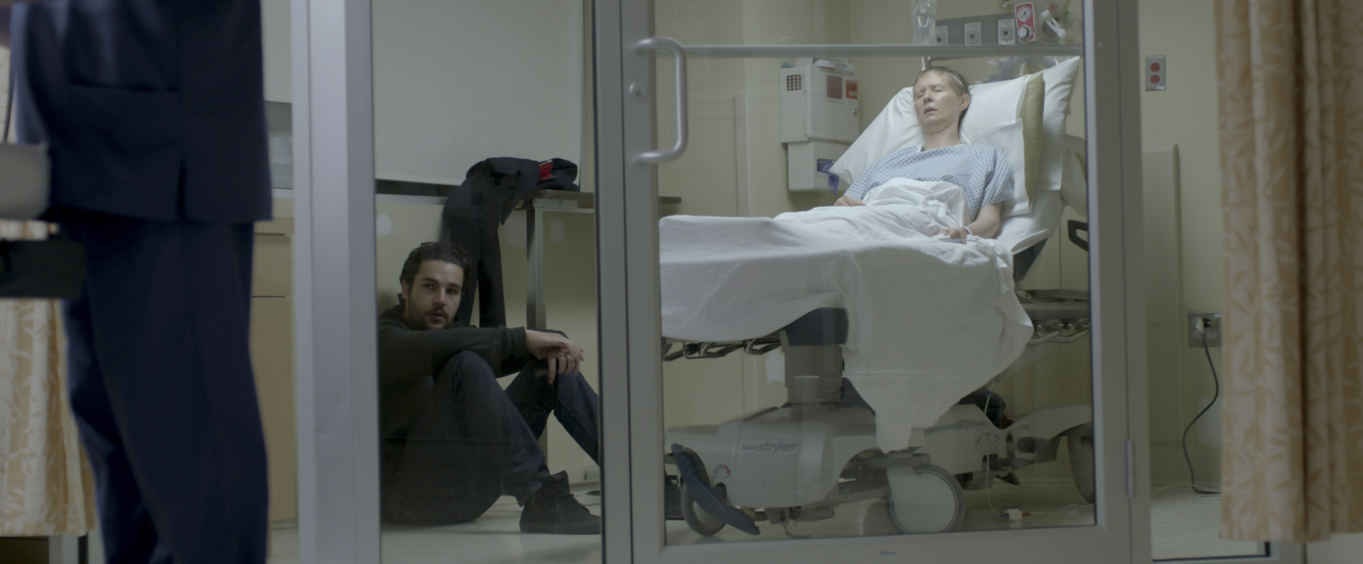 Cynthia Nixon and Christopher Abbott in James White (2015)