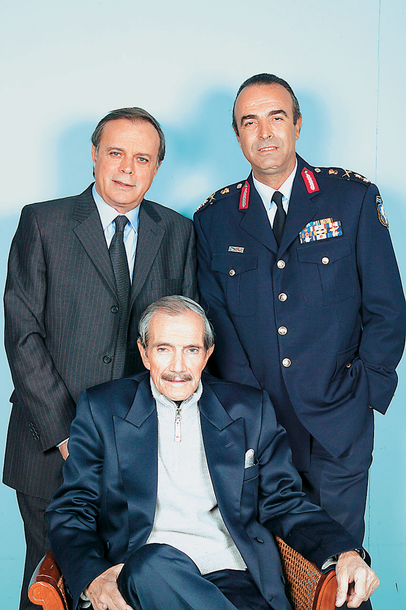 Nikos Foskolos, Hristos Politis, and Giorgos Vasileiou in Kalimera zoi (1993)