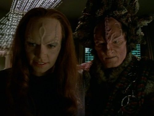 Anthony De Longis and Martha Hackett in Star Trek: Voyager (1995)