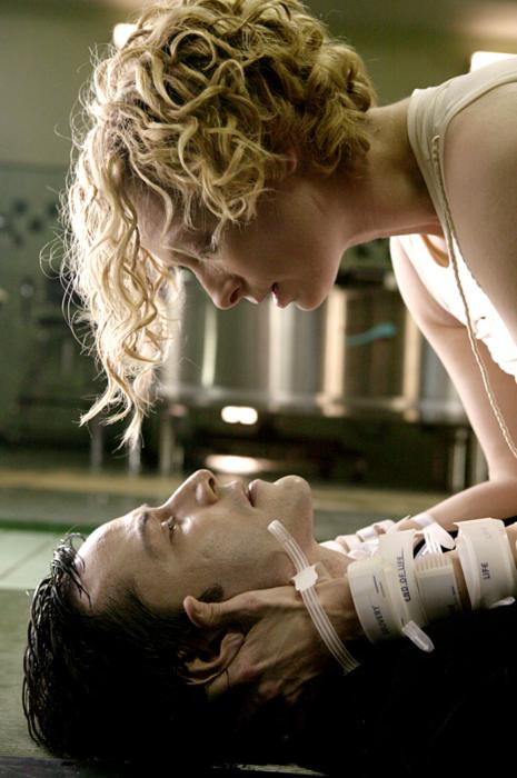 Keanu Reeves and Tilda Swinton in Constantine (2005)