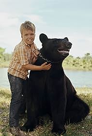 Clint Howard and Bruno the Bear in Gentle Ben (1967)