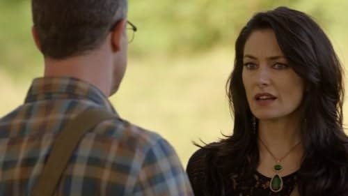 Mädchen Amick and Freddie Prinze Jr. in Witches of East End (2013)