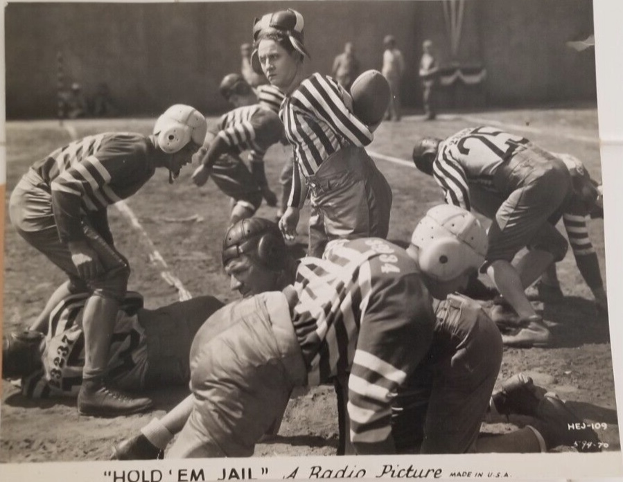 Bert Wheeler in Hold 'Em Jail (1932)