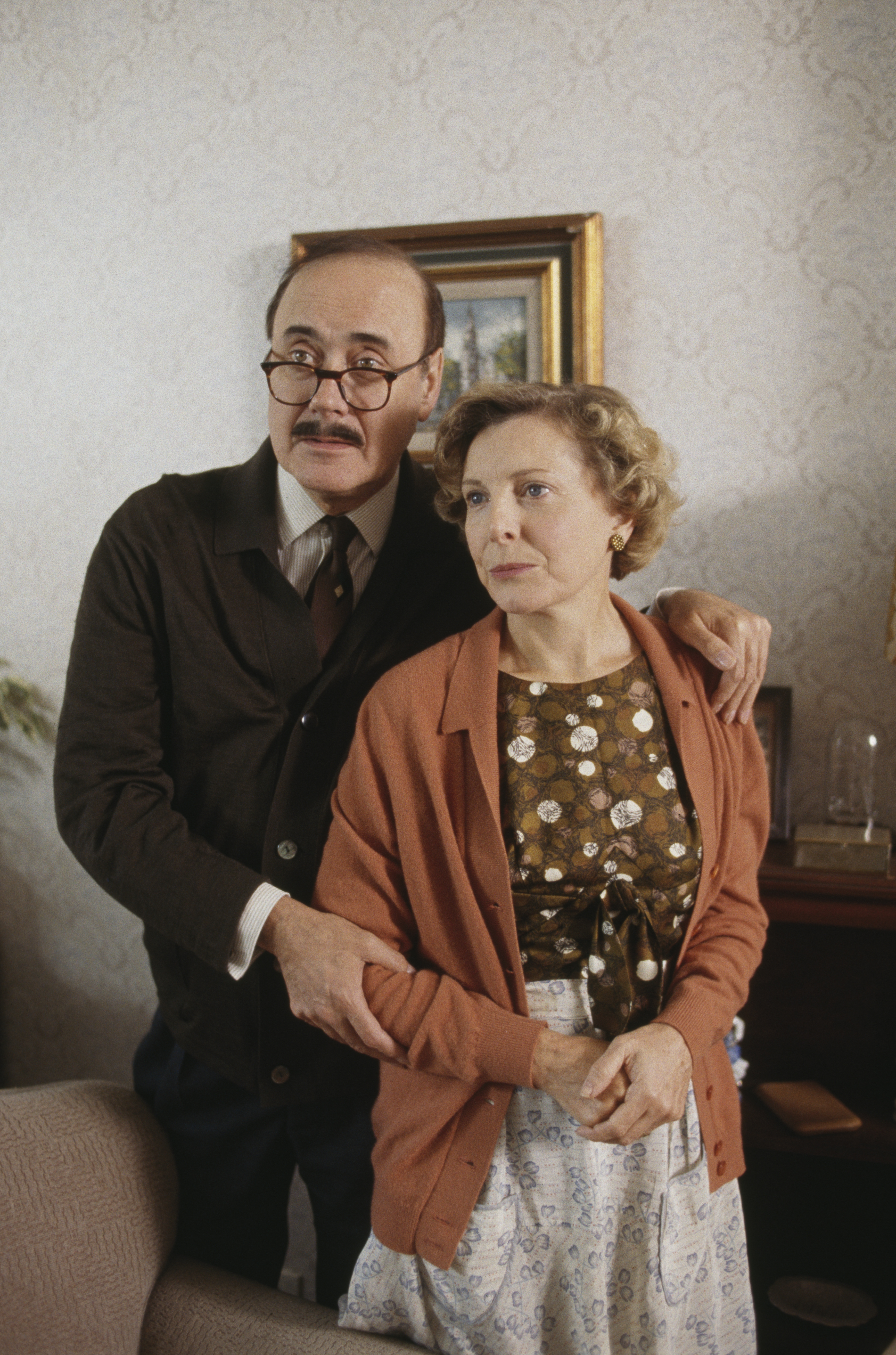 Barbara Ferris and Victor Spinetti in The Krays (1990)