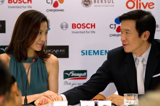 Michelle Yeoh and Chin Han in Final Recipe (2013)