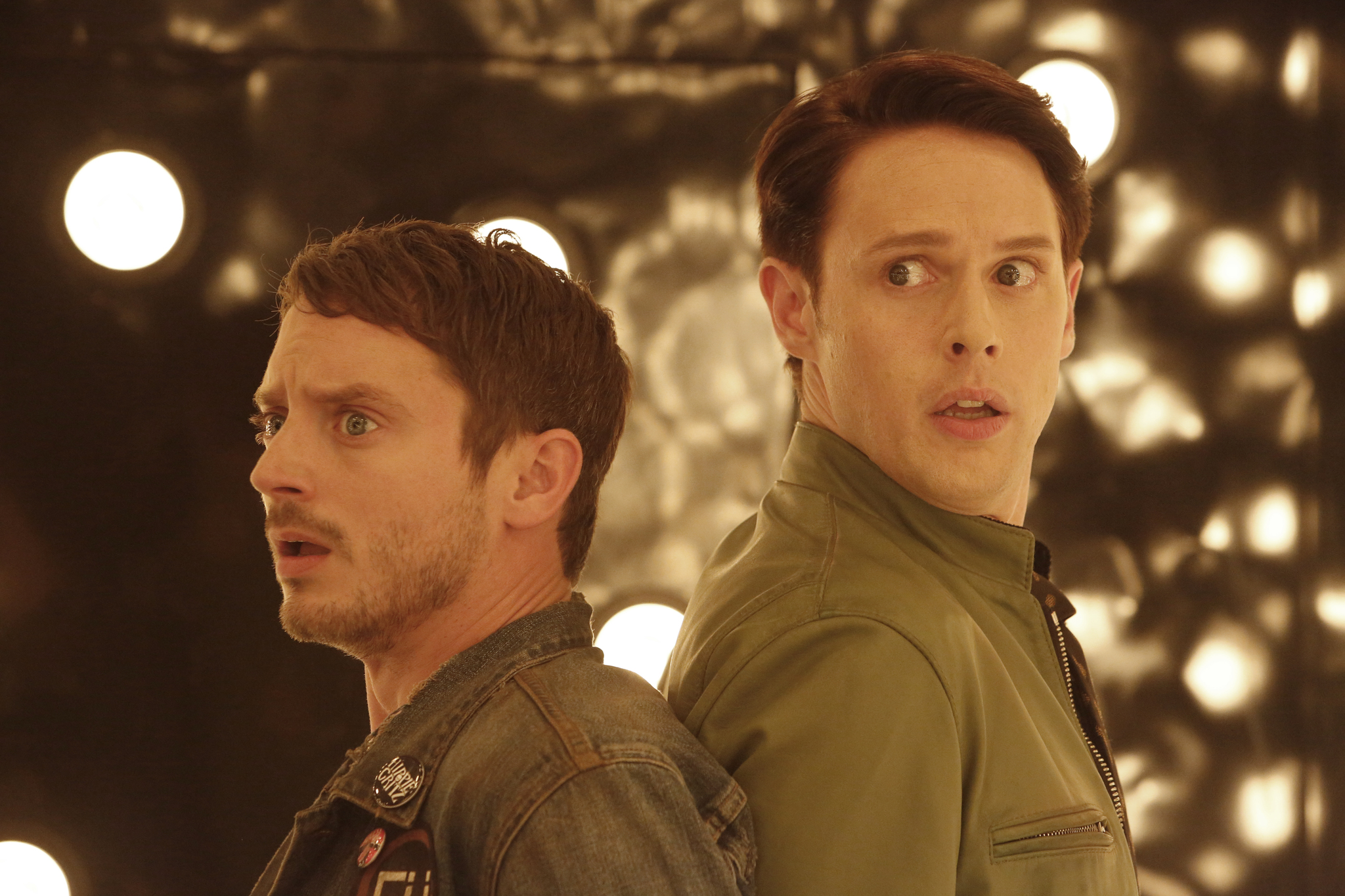 Elijah Wood and Samuel Barnett in Dirk Gently's Holistic Detective Agency (2016)