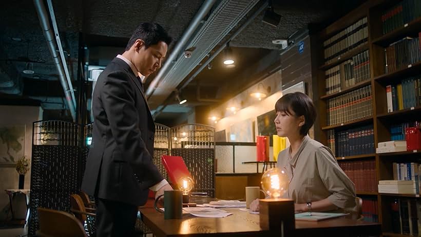 Shin Dong-mi and Lee Kyoo-hyung in Doctor John (2019)