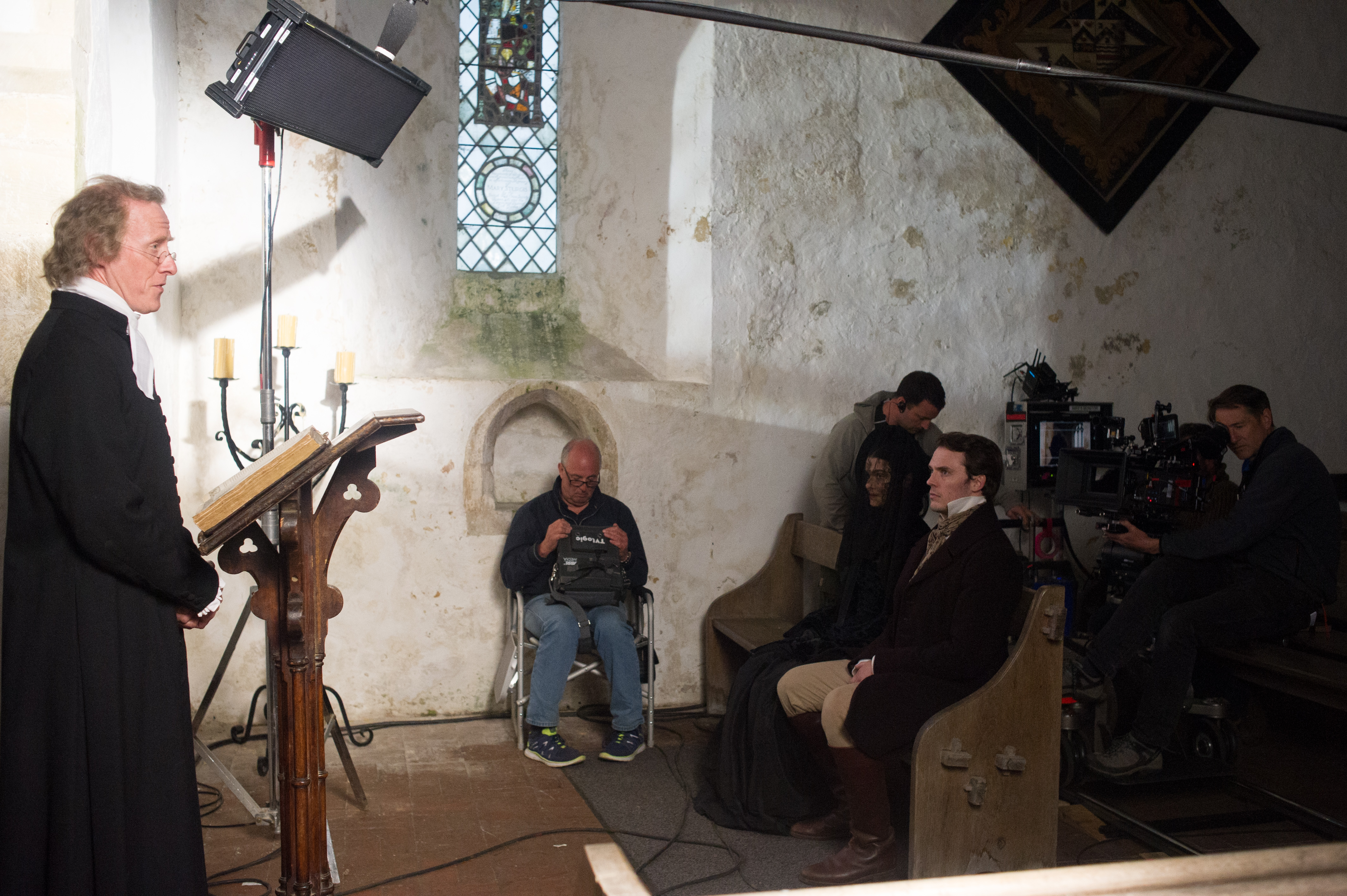 Rachel Weisz, Andrew Havill, Roger Michell, and Sam Claflin in My Cousin Rachel (2017)