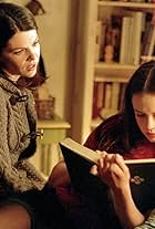 Alexis Bledel and Lauren Graham in Gilmore Girls (2000)