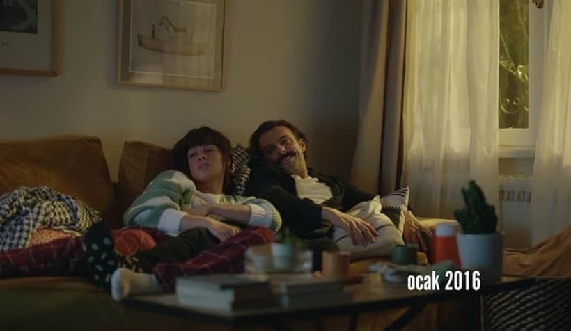 Salih Bademci and Özge Özpirinçci in First and Last (2021)