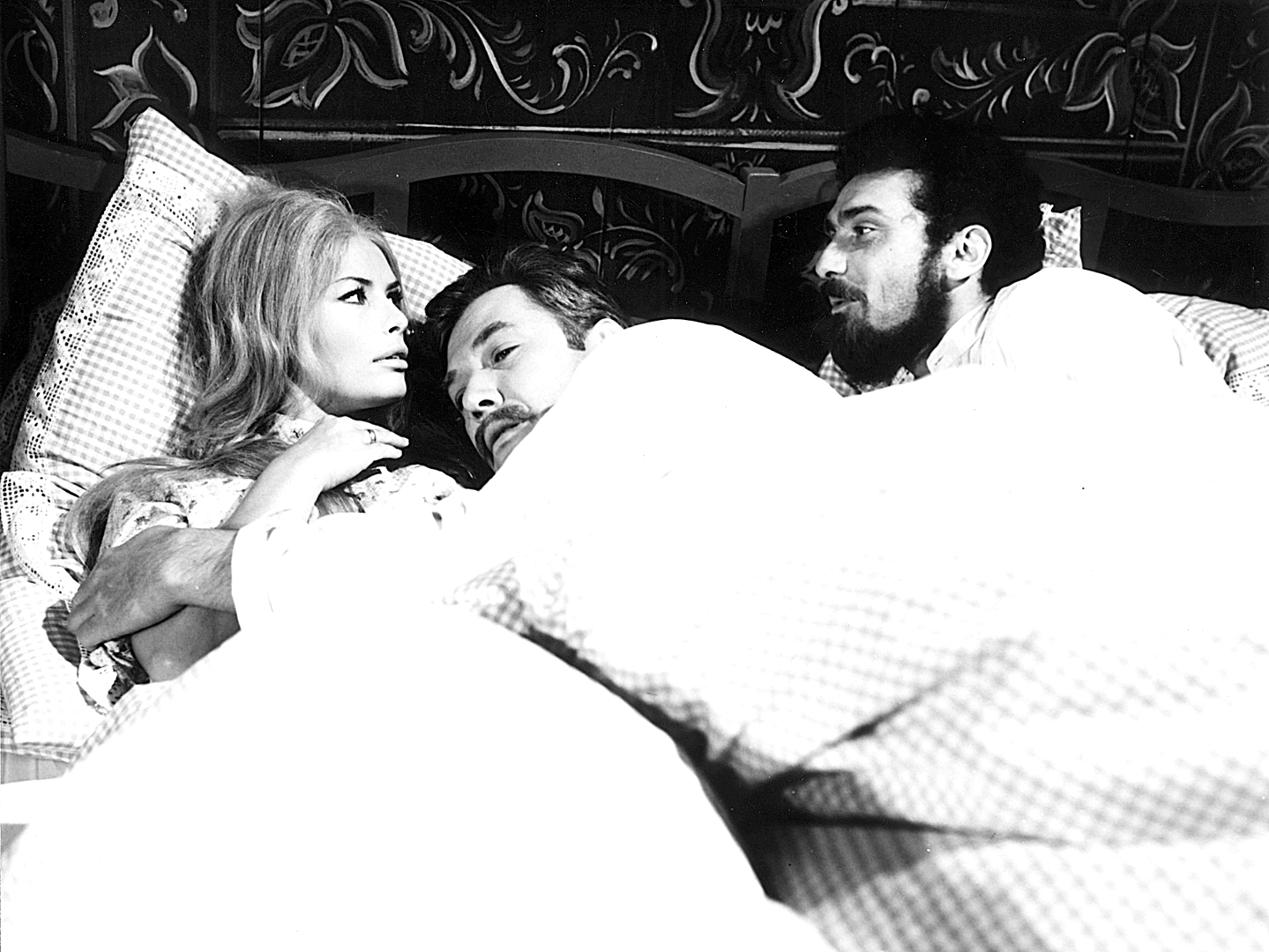 Vivi Bach, Waldemar Matuska, and Gerhard Riedmann in Dýmky (1966)