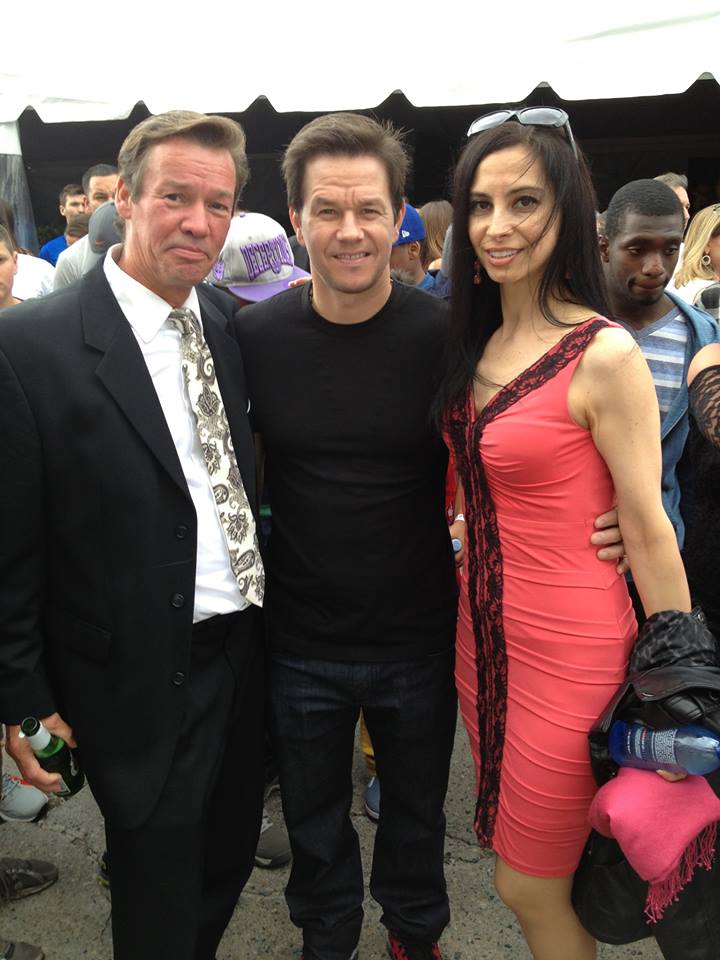 Wahlburgers, Season 2, Transformers: Age of Extinction Premiere.  With Arthur Wahlberg, Mark Wahlberg, and Jennifer Gjulameti.