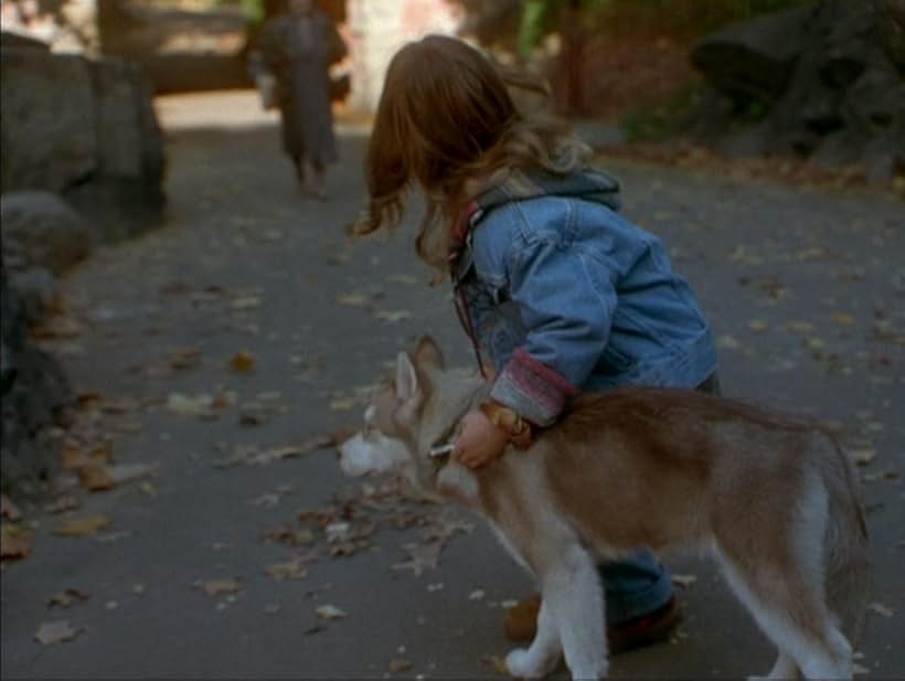 Lola Bates-Campbell and Miriam Margolyes in Balto (1995)