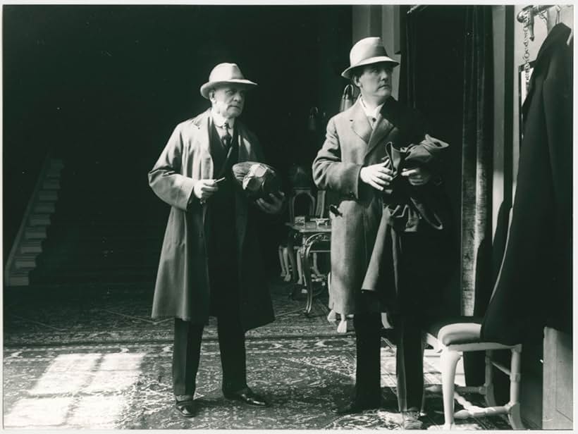 Albin Lavén and Victor Sjöström in Kiss of Death (1916)