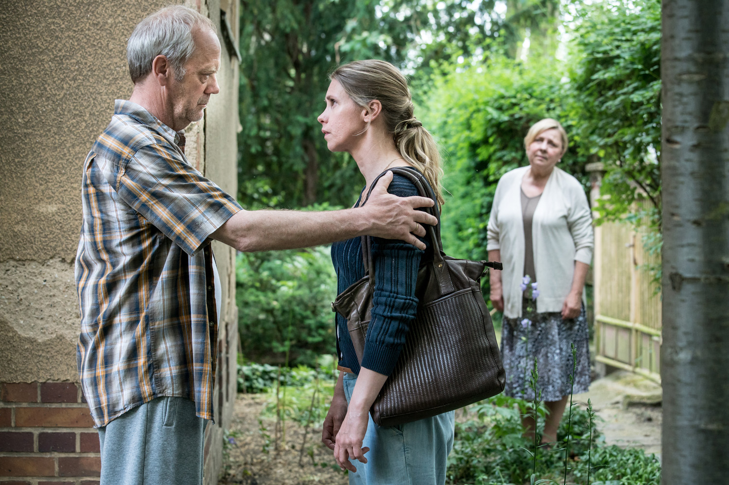 Ramona Kunze-Libnow, Tanja Schleiff, and Hans-Heinrich Hardt in Leipzig Homicide (2001)