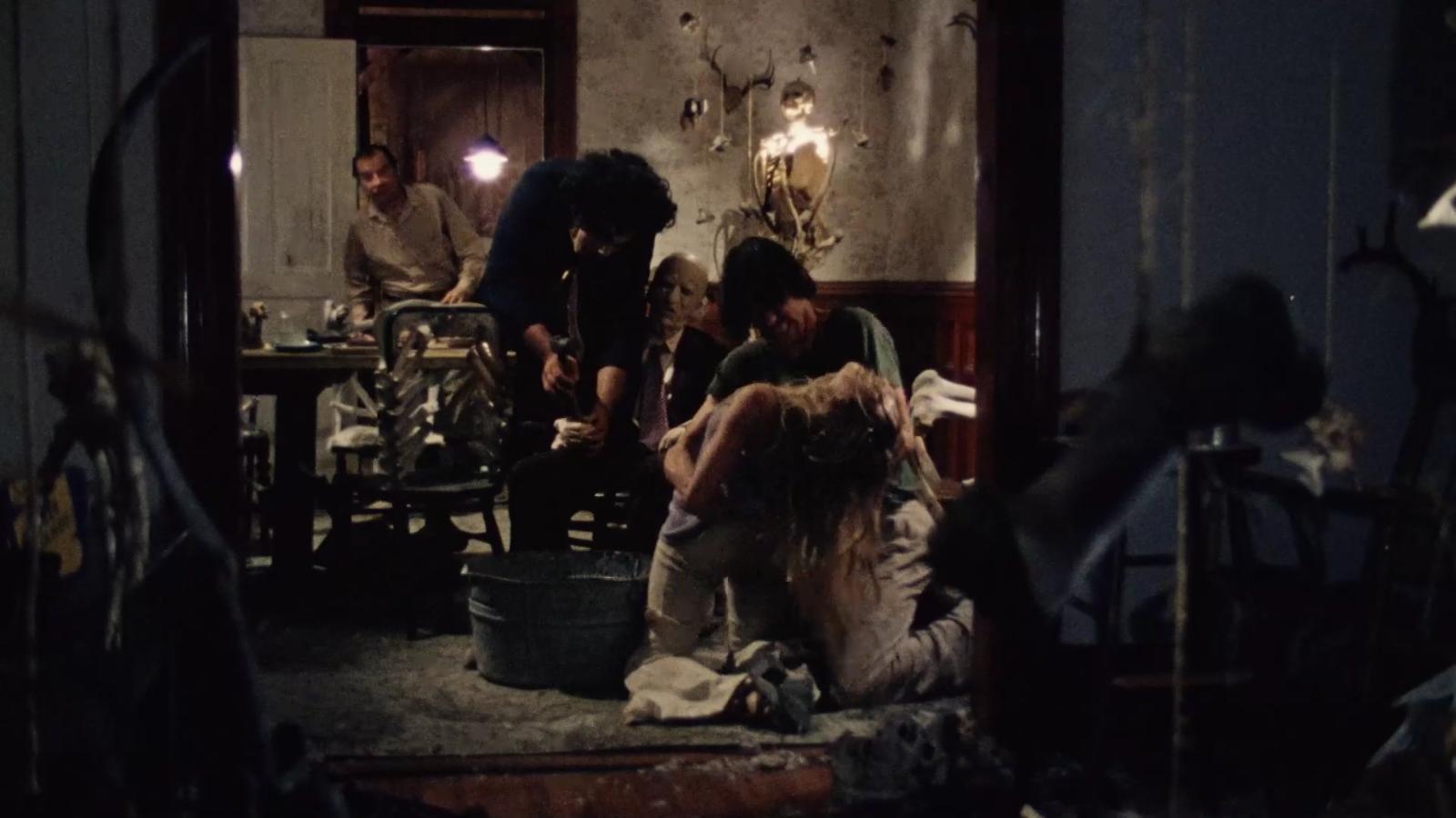 Marilyn Burns, John Dugan, Gunnar Hansen, Edwin Neal, and Jim Siedow in The Texas Chain Saw Massacre (1974)