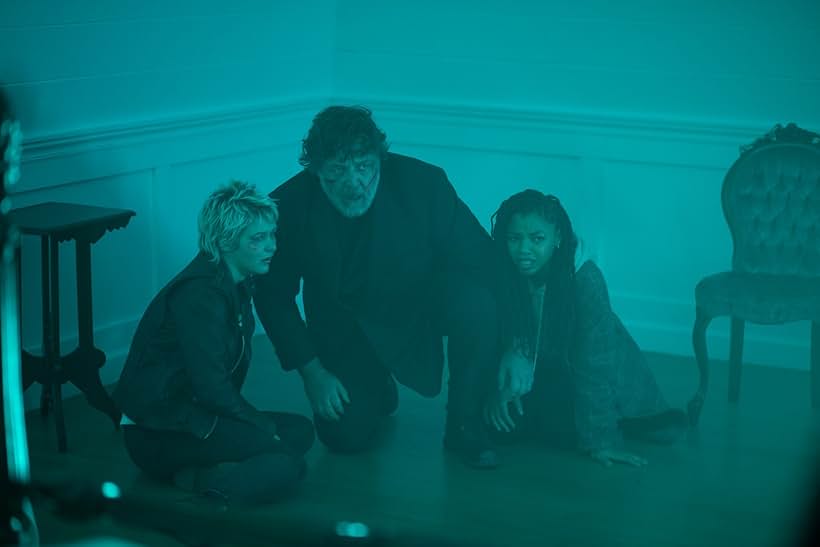 Russell Crowe, Chloe Bailey, and Ryan Simpkins in The Exorcism (2024)