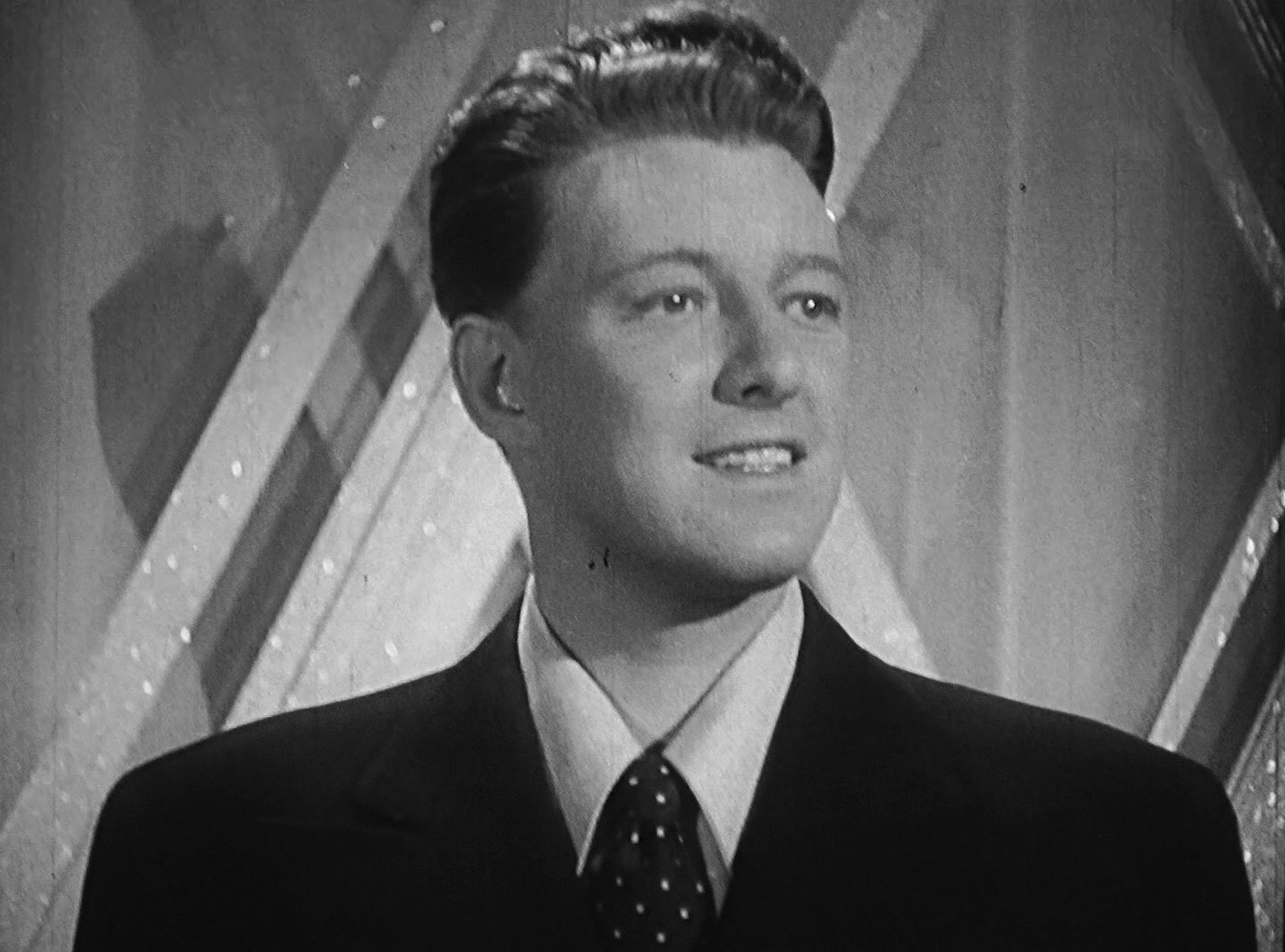 Frederick Brady in Heavenly Music (1943)