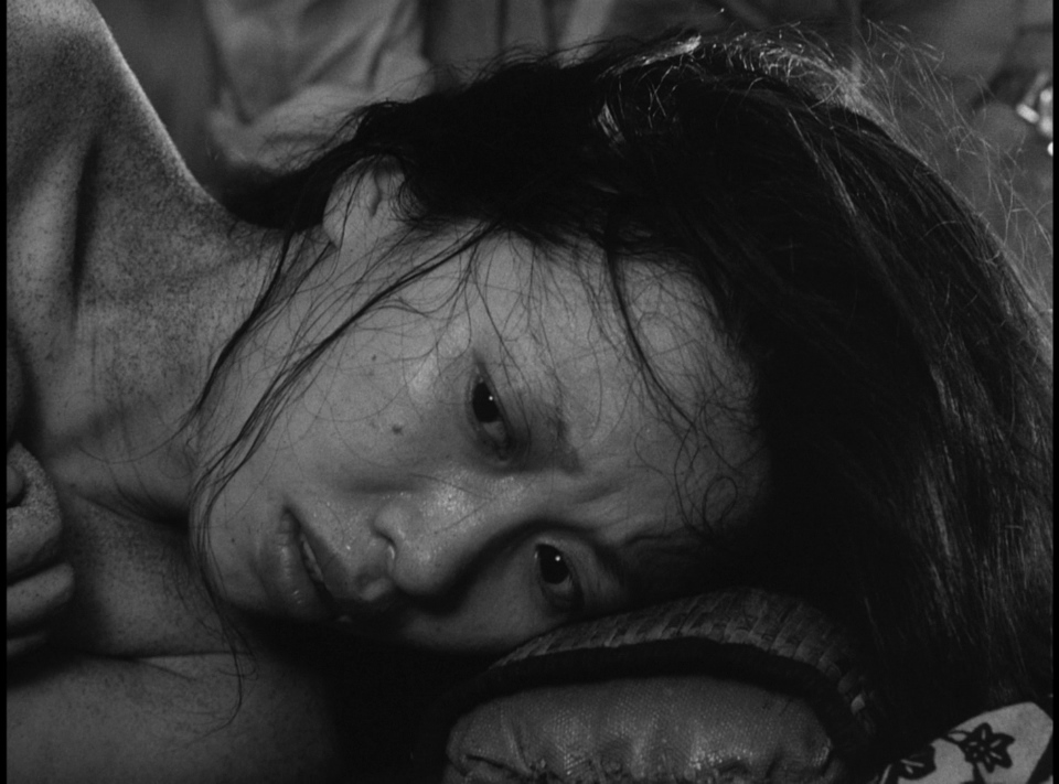 Kyôko Kishida in Woman in the Dunes (1964)