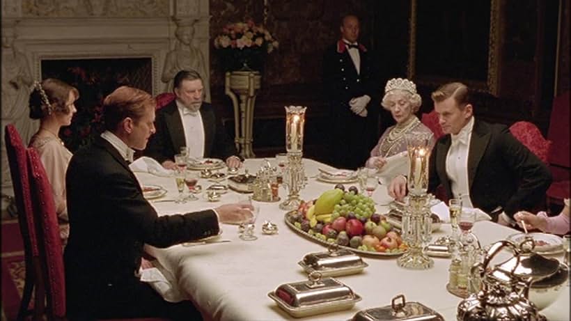 Alan Bates, Eileen Atkins, Juliet Aubrey, Charles Edwards, and James Wilby in Bertie and Elizabeth (2002)