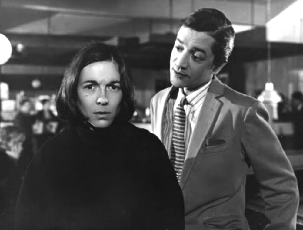 Virginia Lago and Luis Medina Castro in Maternidad sin hombres (1968)