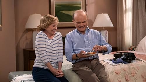 Kurtwood Smith and Debra Jo Rupp in That '90s Show (2023)