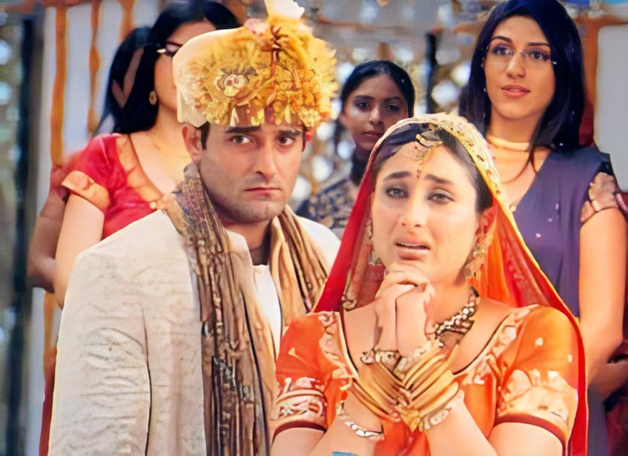 Kareena Kapoor and Akshaye Khanna in Hulchul (2004)