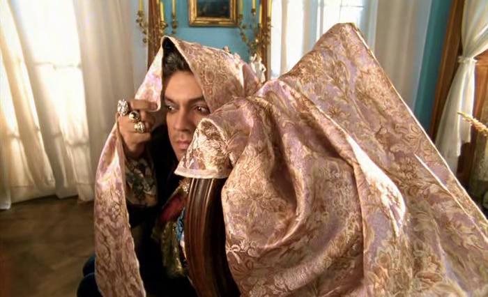 Boris Khvoshnyanskiy in Bezumnyy den ili zhenitba Figaro (2003)