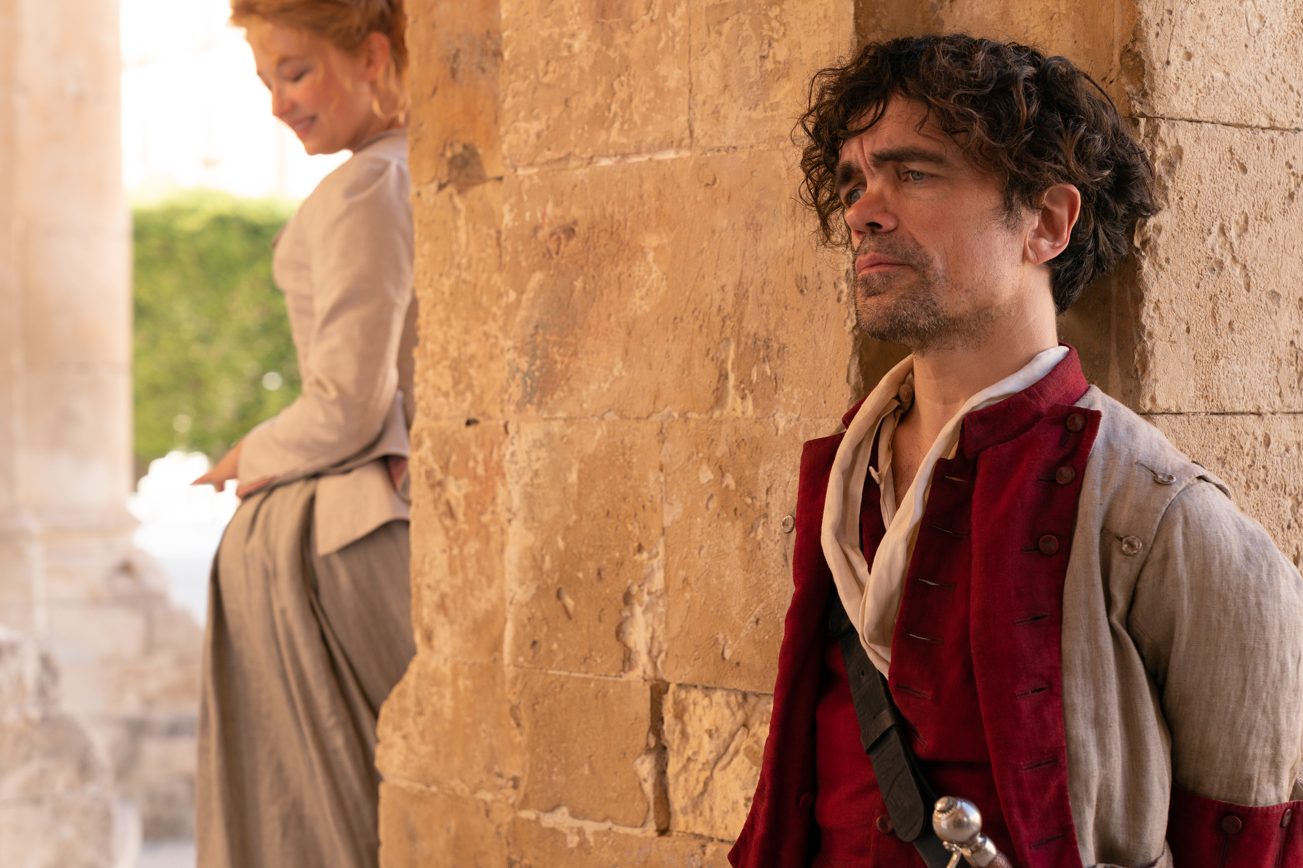 Peter Dinklage and Haley Bennett in Cyrano (2021)