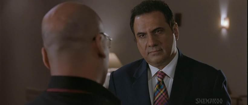 Mohan Kapur and Boman Irani in Jolly LLB (2013)