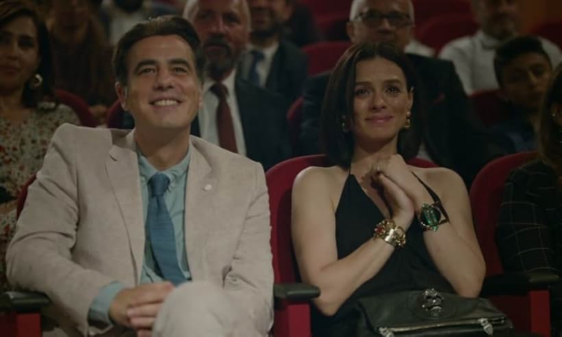 Tayanç Ayaydin and Özge Özpirinçci in First and Last (2021)