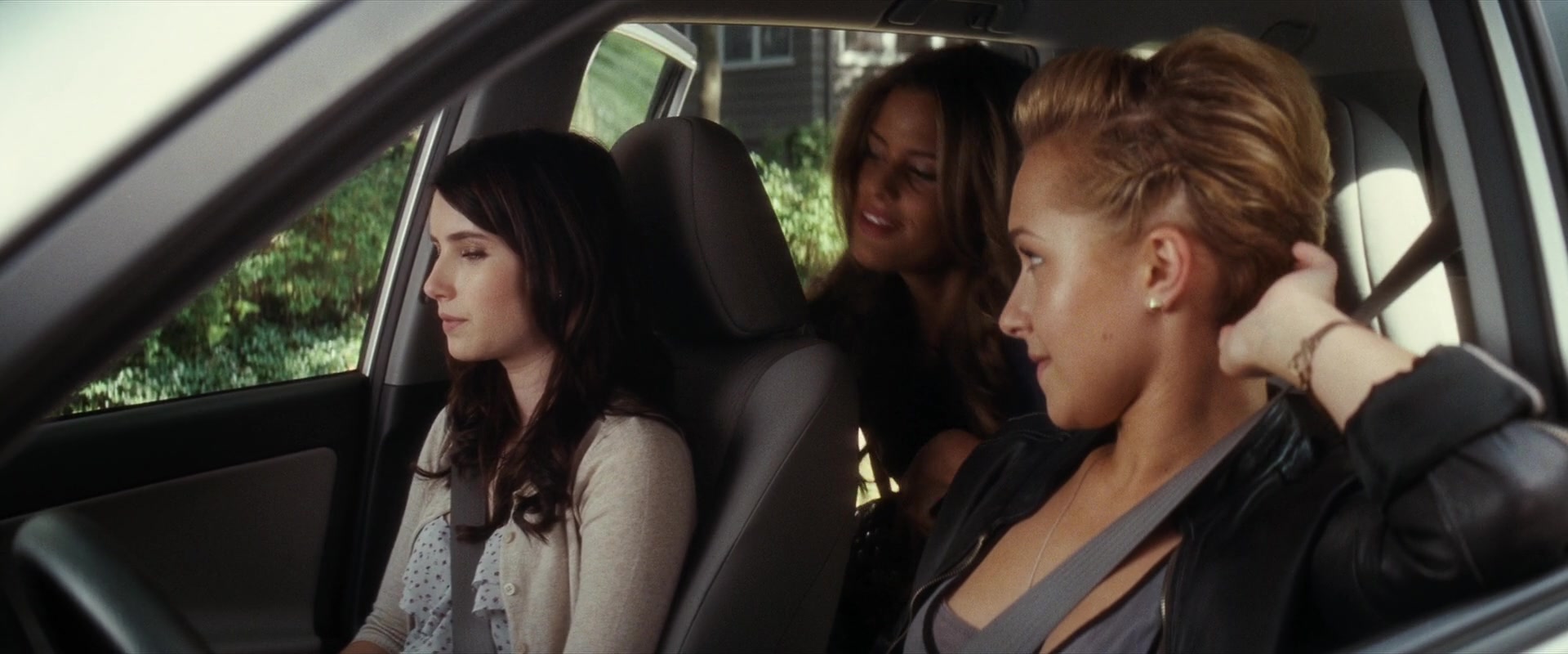 Hayden Panettiere, Emma Roberts, and Marielle Jaffe in Scream 4 (2011)