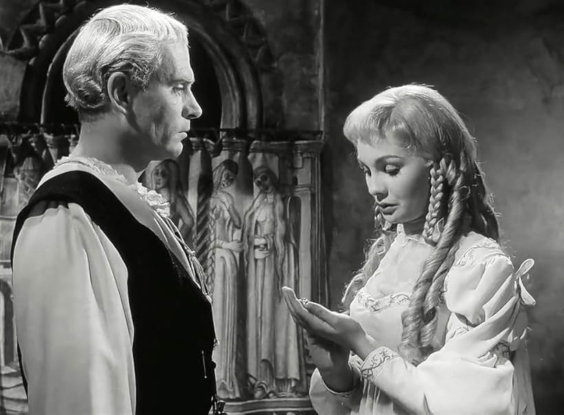 Laurence Olivier and Jean Simmons in Hamlet (1948)