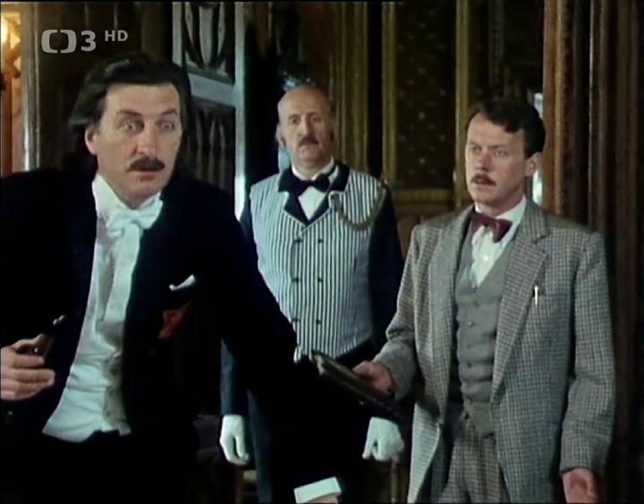 Eugen Jegorov, Bolek Polívka, and Oldrich Vízner in Záhada zlatého servisu (1987)