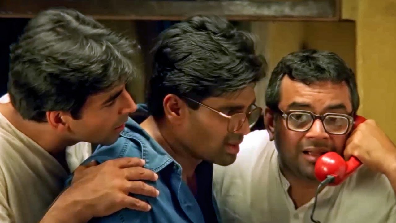 Akshay Kumar, Paresh Rawal, and Suniel Shetty in Hera Pheri (2000)