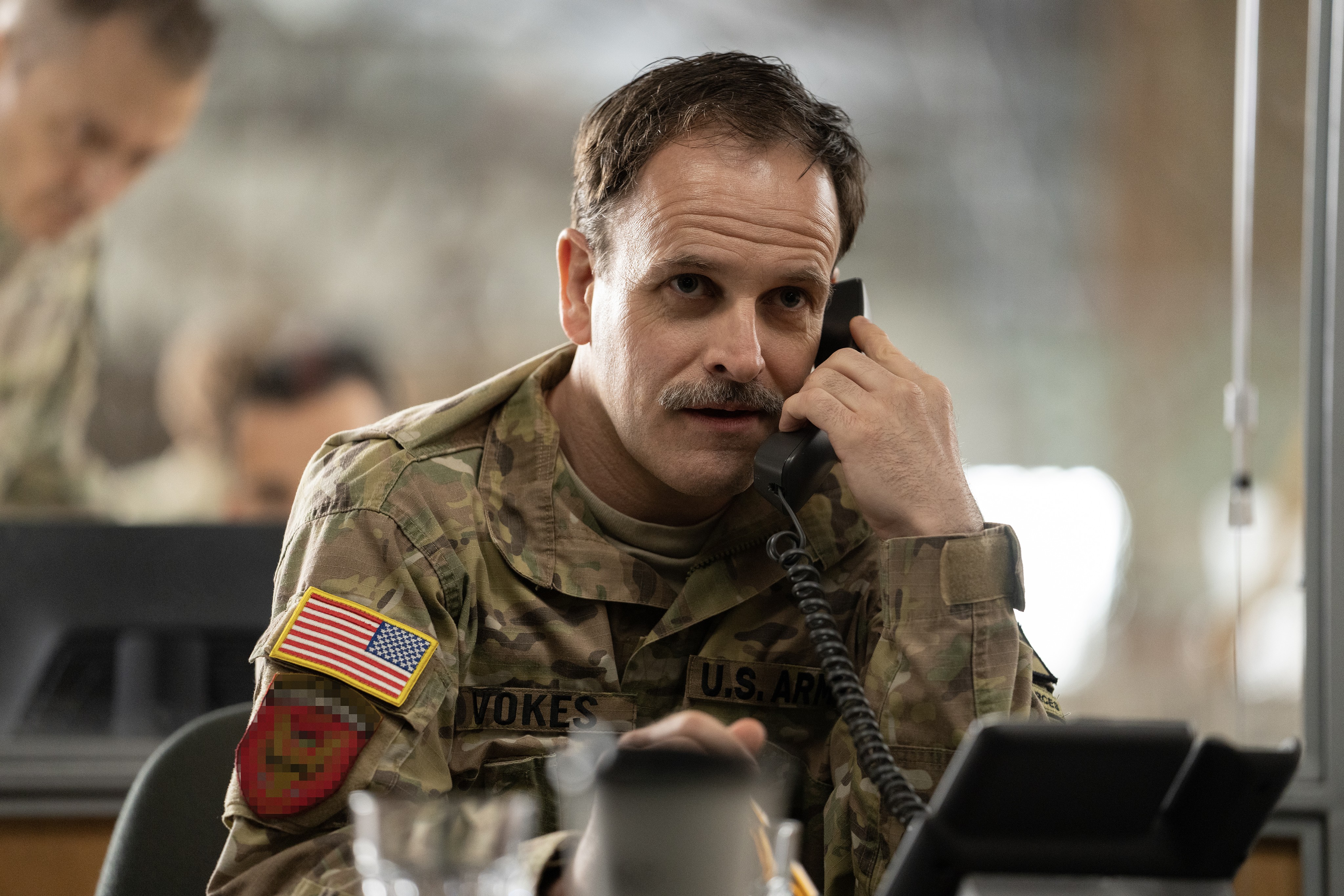 Jonny Lee Miller in Guy Ritchie's the Covenant (2023)