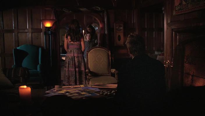 Jennifer Love Hewitt and Julian Sands in Ghost Whisperer (2005)