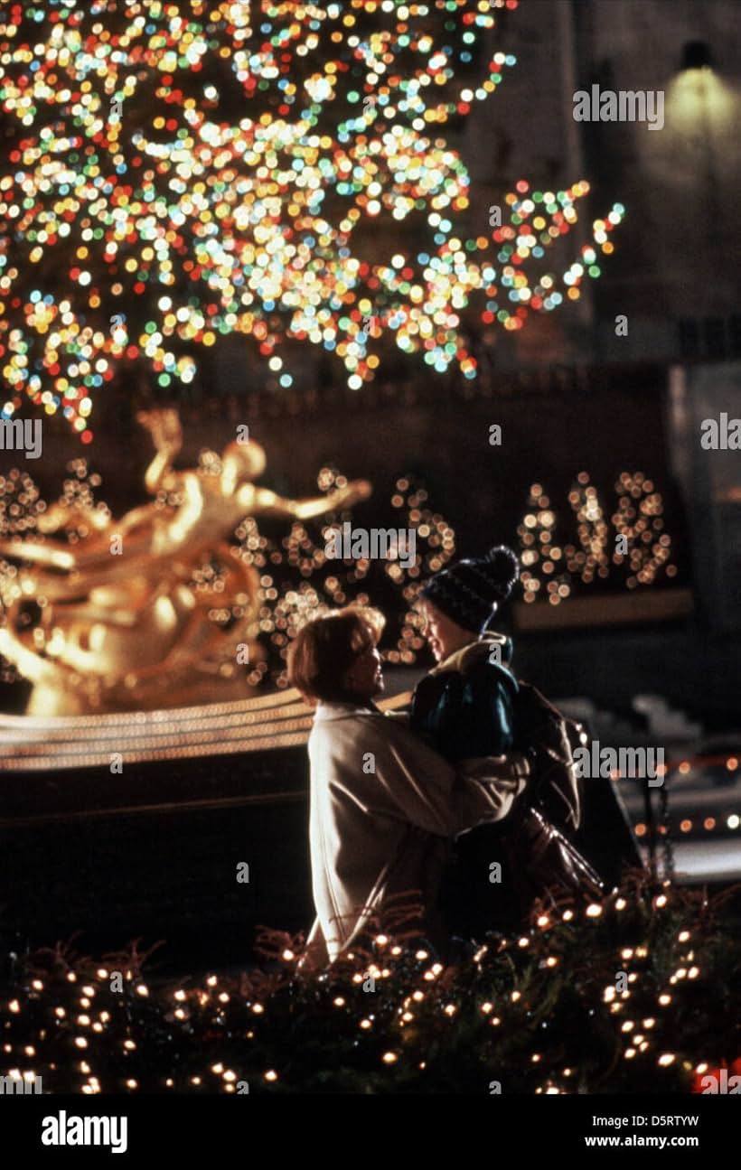 Macaulay Culkin and Catherine O'Hara in Home Alone 2: Lost in New York (1992)