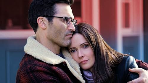 Tyler Hoechlin and Elizabeth Tulloch in Superman & Lois (2021)