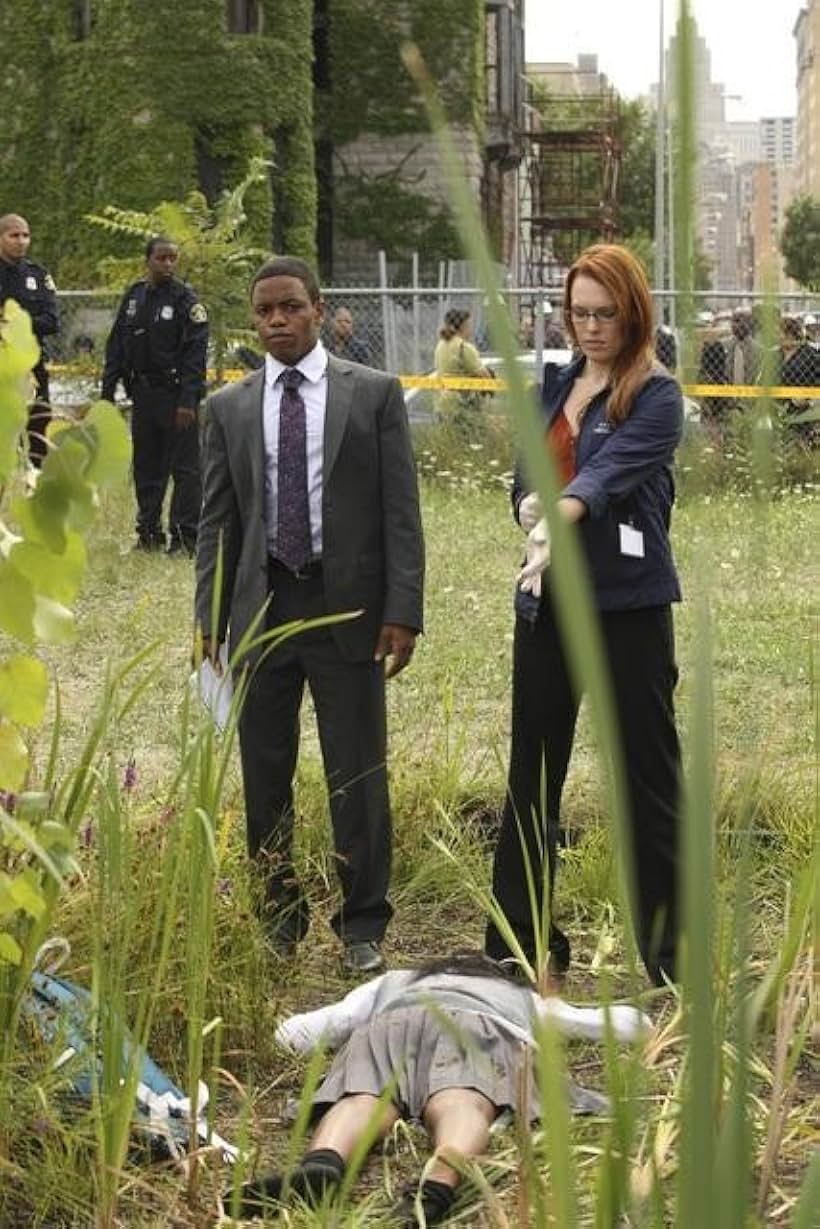 Erin Cummings and Jon Michael Hill in Detroit 1-8-7 (2010)