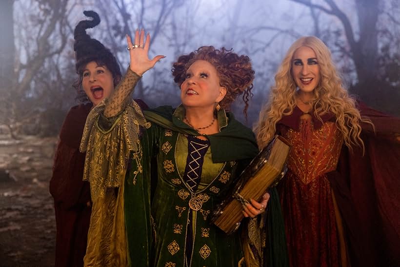 Bette Midler, Sarah Jessica Parker, and Kathy Najimy in Hocus Pocus 2 (2022)