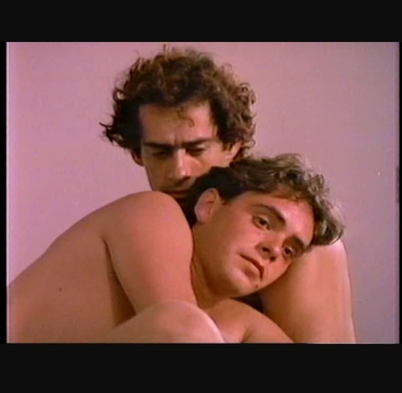 Andrés Bonfiglio and Antonio Eric in Death on the Beach (1991)