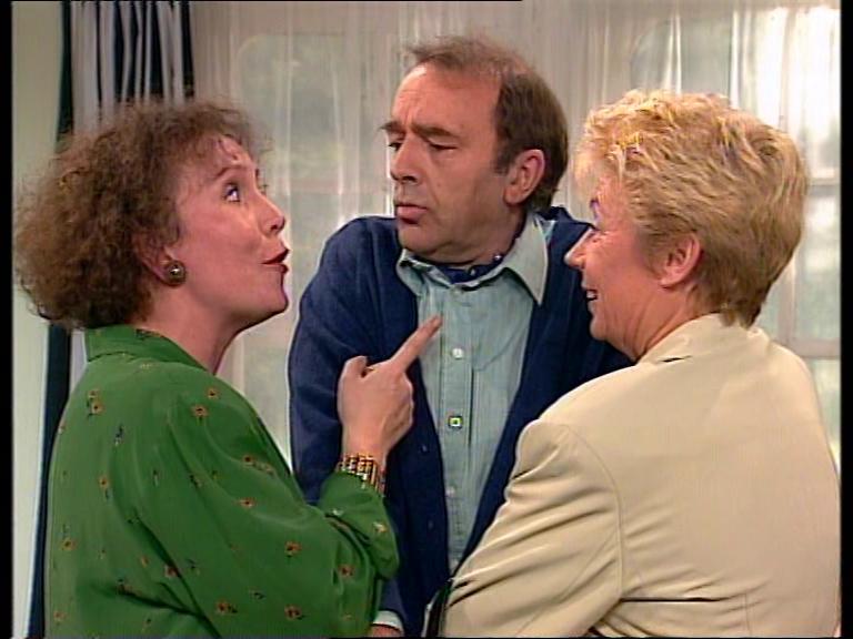 Krijn ter Braak, Ingeborg Elzevier, and Stella Verhoeff in We zijn weer thuis (1989)