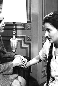 Gabriela Gili and Marta González in Estrellita, esa pobre campesina (1968)