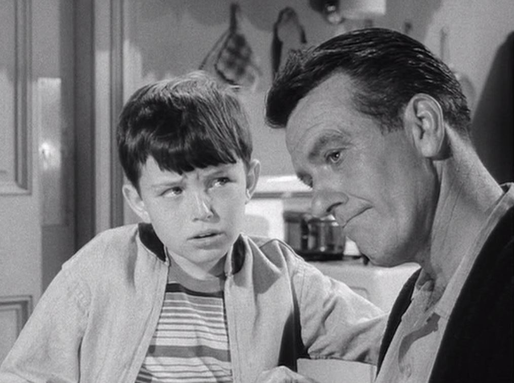 Hugh Beaumont and Jerry Mathers in Leave It to Beaver (1957)