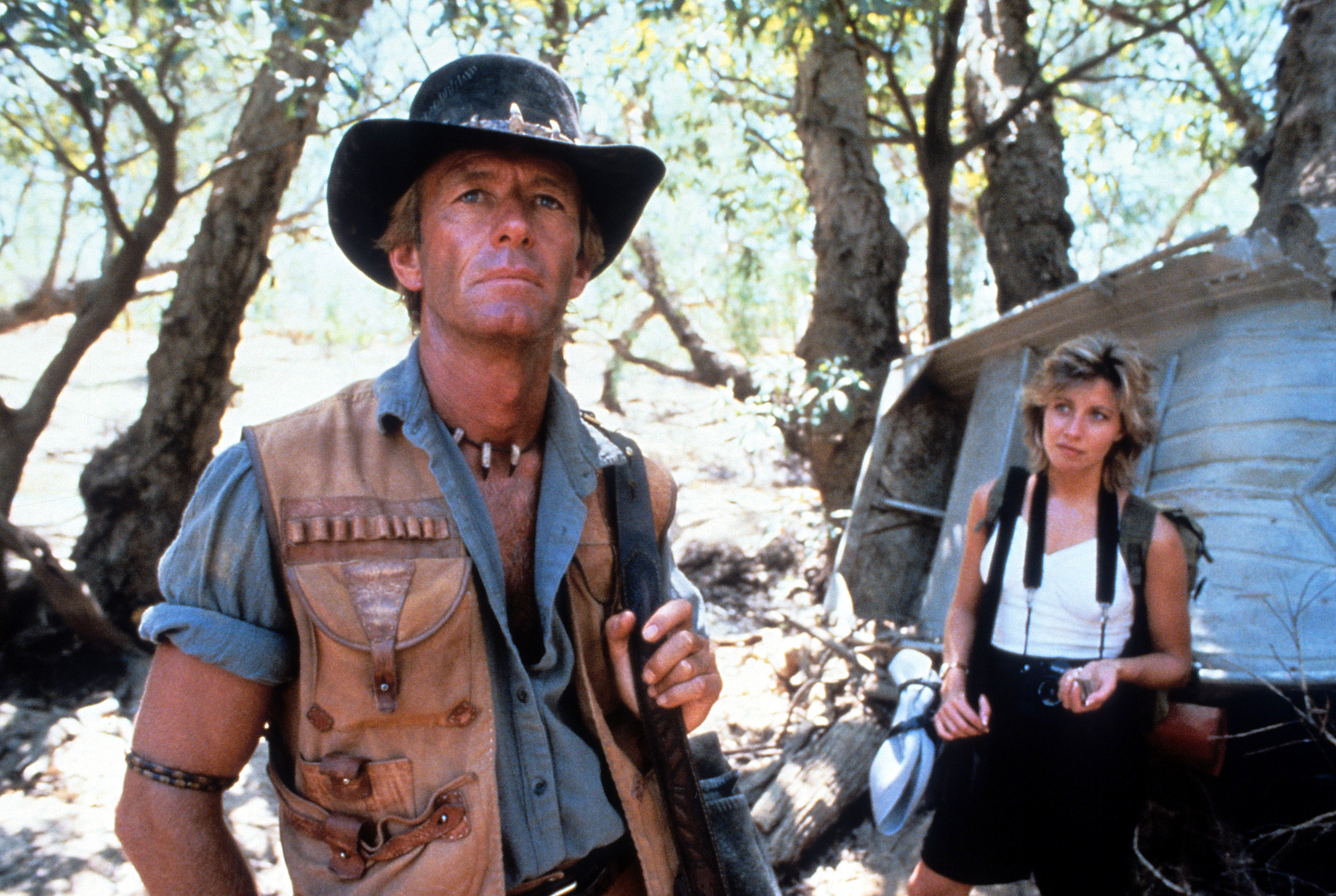 Paul Hogan and Linda Kozlowski in Crocodile Dundee (1986)