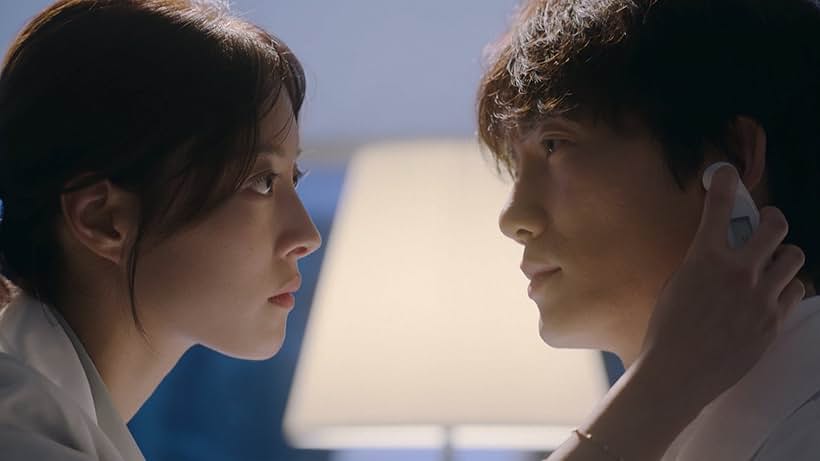 Ji Sung and Lee Se-yeong in Doctor John (2019)