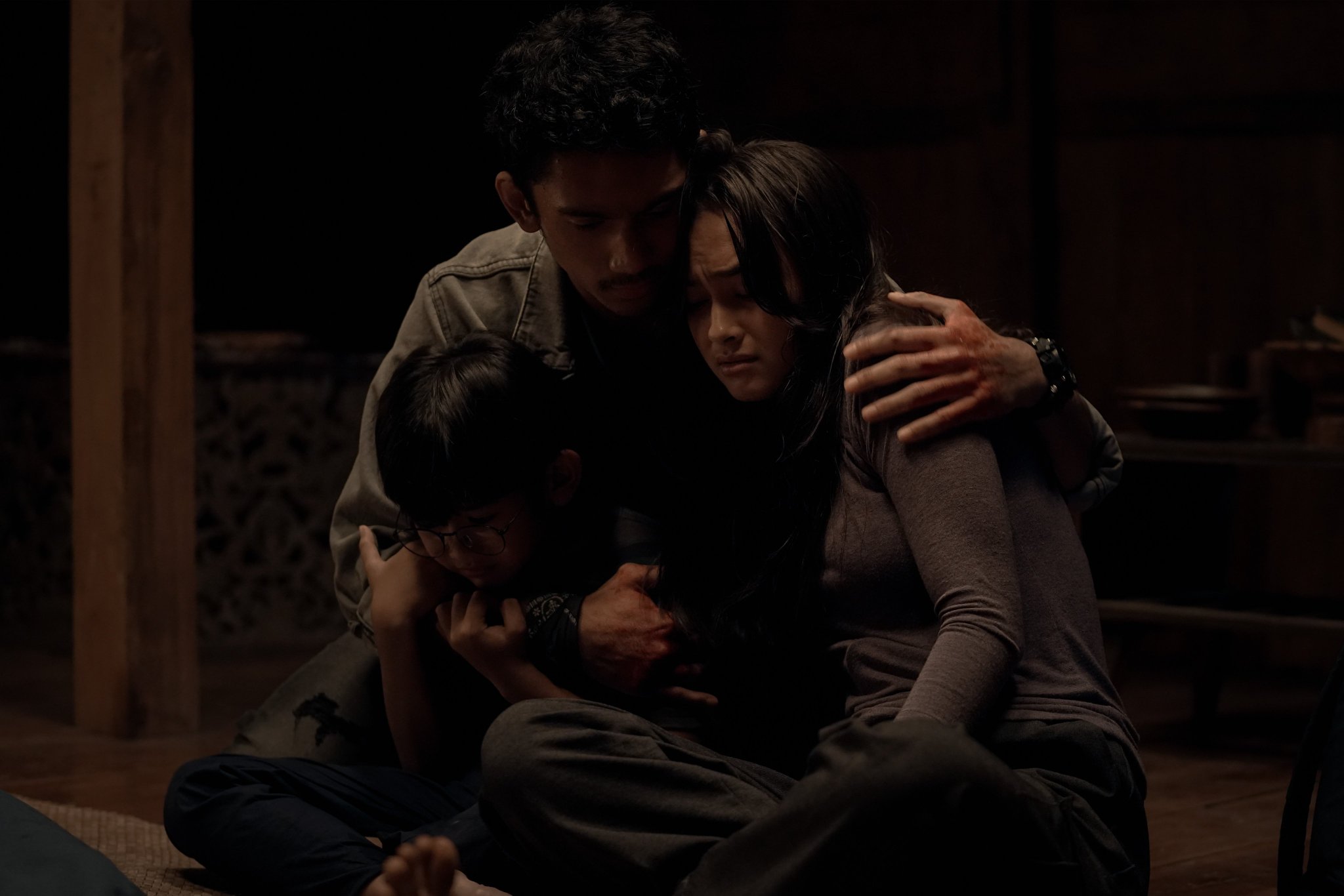 Daffa Wardhana, Shakeel Fauzi, and Caitlin Halderman in Nearing Death (2024)