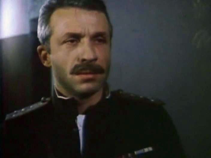 Evgeniy Papernyy in Night Is Short (1982)